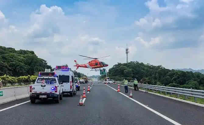 尖草坪区高速公路汽车救援案例